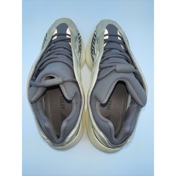 Yeezy Boost 700 v3 Fade Salt Men Size 10 Non Original Box - Picture 7 of 12